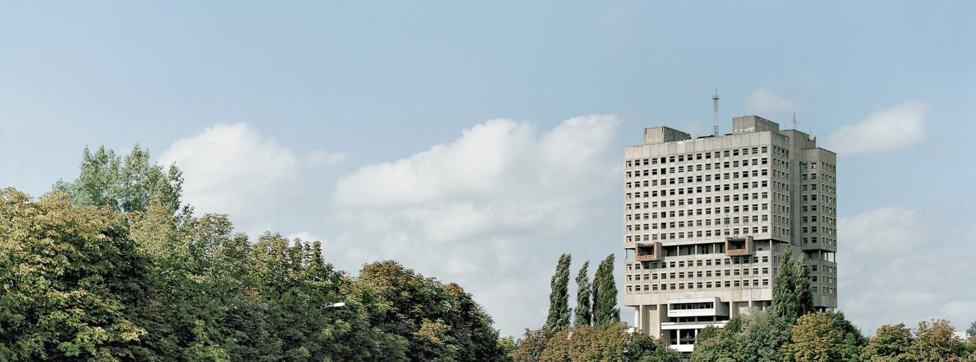 L'infiltration mimétique - Maison des soviets, Kaliningrad, Russie © Frédéric Chaubin